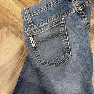 Men’s Cinch jeans size 30x34. No issues.